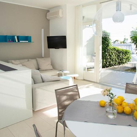 Marina Uno View Apartment لينانو سابيادورو المظهر الخارجي الصورة